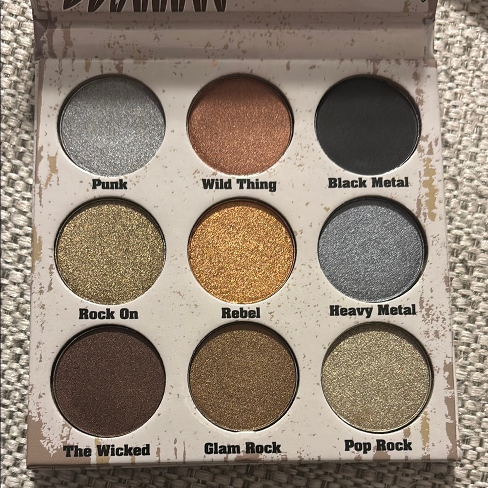 NEW Crown Glam Metals Eyeshadow Palette Metallic Shimmer